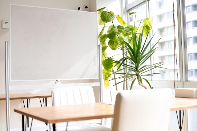 レンタルオフィスのデメリットをイメージした共有のスペース