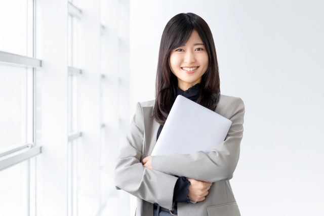 働き方に合ったオフィスを選択できたビジネスマンのイメージ