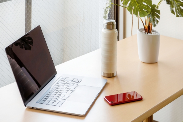 バーチャルオフィスで仕事をしているイメージ