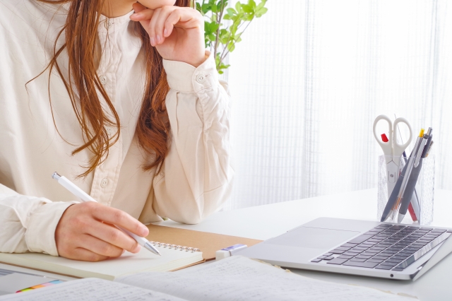 バーチャルオフィスで仕事をしているイメージ