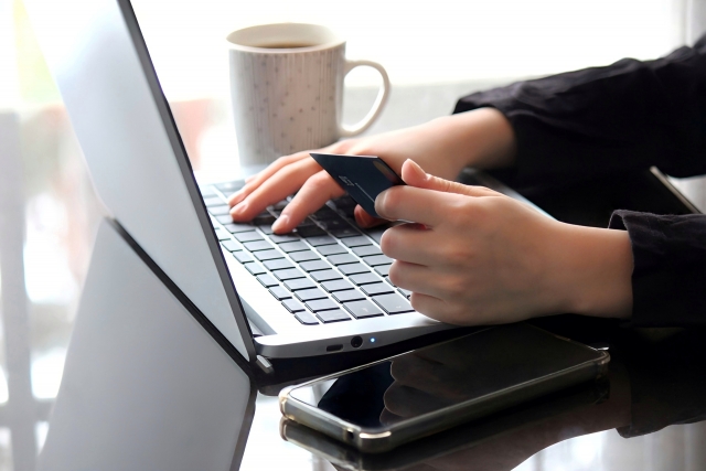 バーチャルオフィスで仕事をしているイメージ