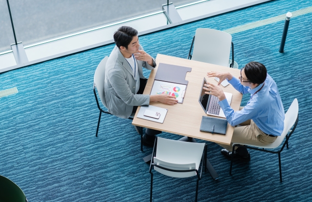 バーチャルオフィスで仕事をしているイメージ