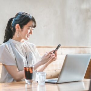 コワーキングスペースで法人登記をするイメージ